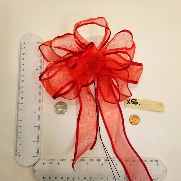 1 Large Red Christmas Bow made from Floral Wired Ribbon Holds Shape - Picture 4 of 5